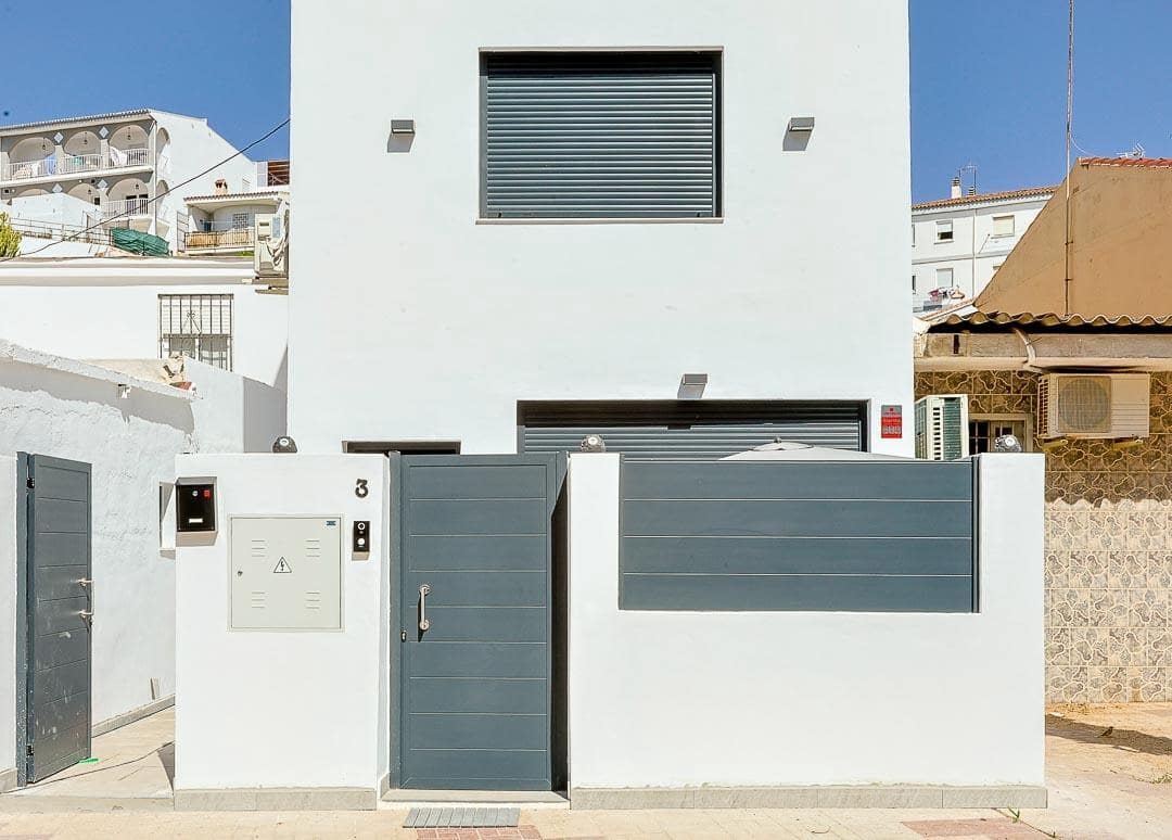8 Zimmer Doppelhaus zu verkaufen in Malaga Stadt - 395.000 € (Ref: 10009279)