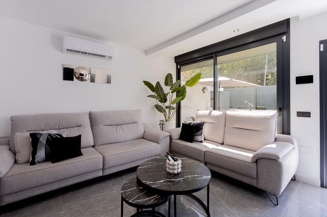8 Zimmer Doppelhaus zu verkaufen in Carlinda, Málaga Stadt - 395.000 € (Ref: 10009279)