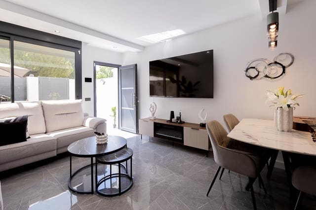 8 Zimmer Doppelhaus zu verkaufen in Carlinda, Málaga Stadt - 395.000 € (Ref: 10009279)