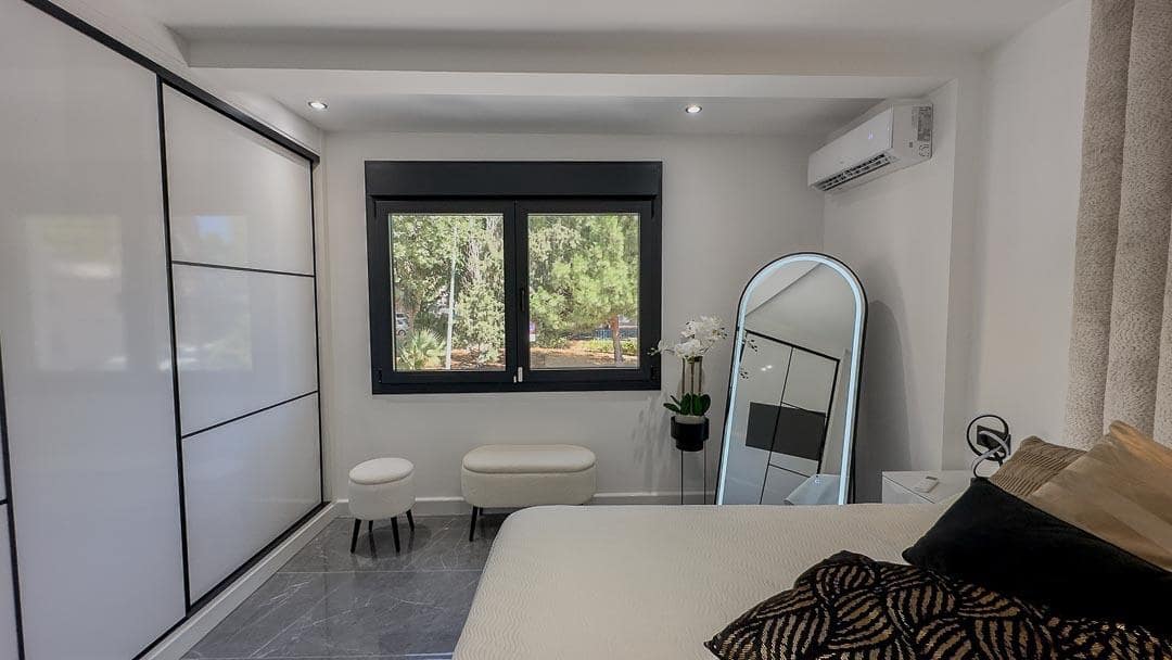 8 Zimmer Doppelhaus zu verkaufen in Malaga Stadt - 395.000 € (Ref: 10009279)