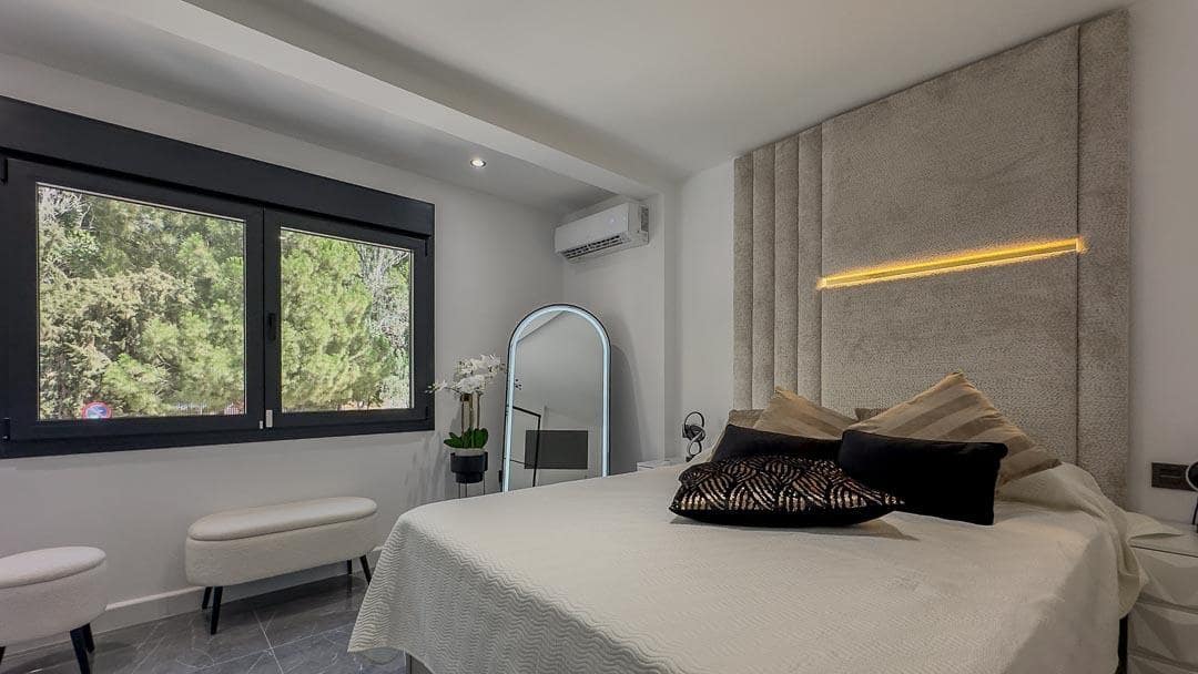 8 Zimmer Doppelhaus zu verkaufen in Malaga Stadt - 395.000 € (Ref: 10009279)