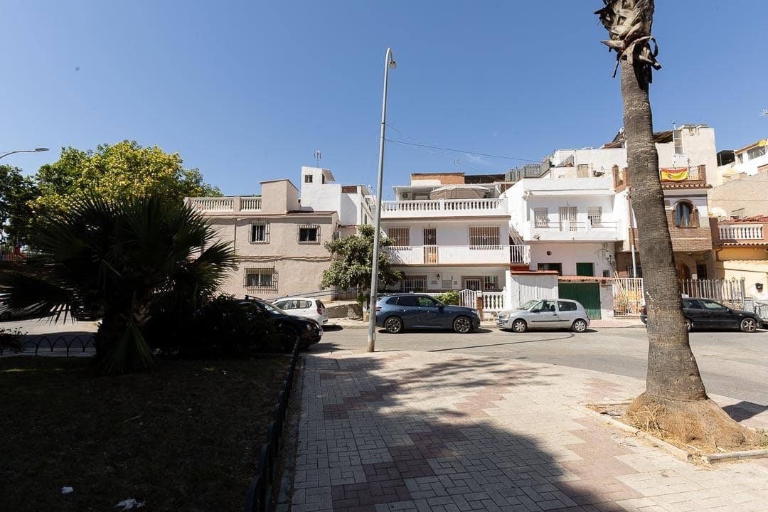 8 Zimmer Doppelhaus zu verkaufen in Malaga Stadt - 395.000 € (Ref: 10009279)