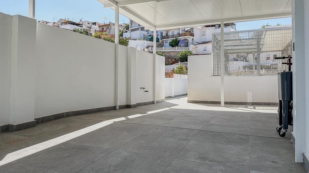 8 Zimmer Doppelhaus zu verkaufen in Malaga Stadt - 395.000 € (Ref: 10009279)