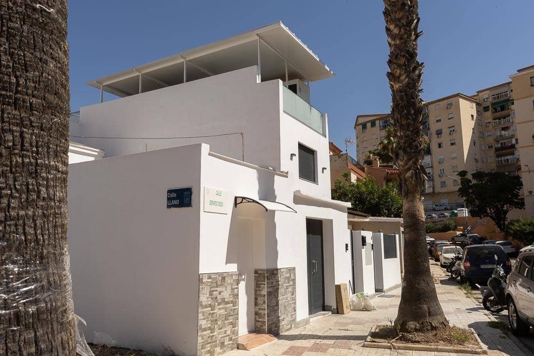 8 Zimmer Doppelhaus zu verkaufen in Malaga Stadt - 395.000 € (Ref: 10009279)