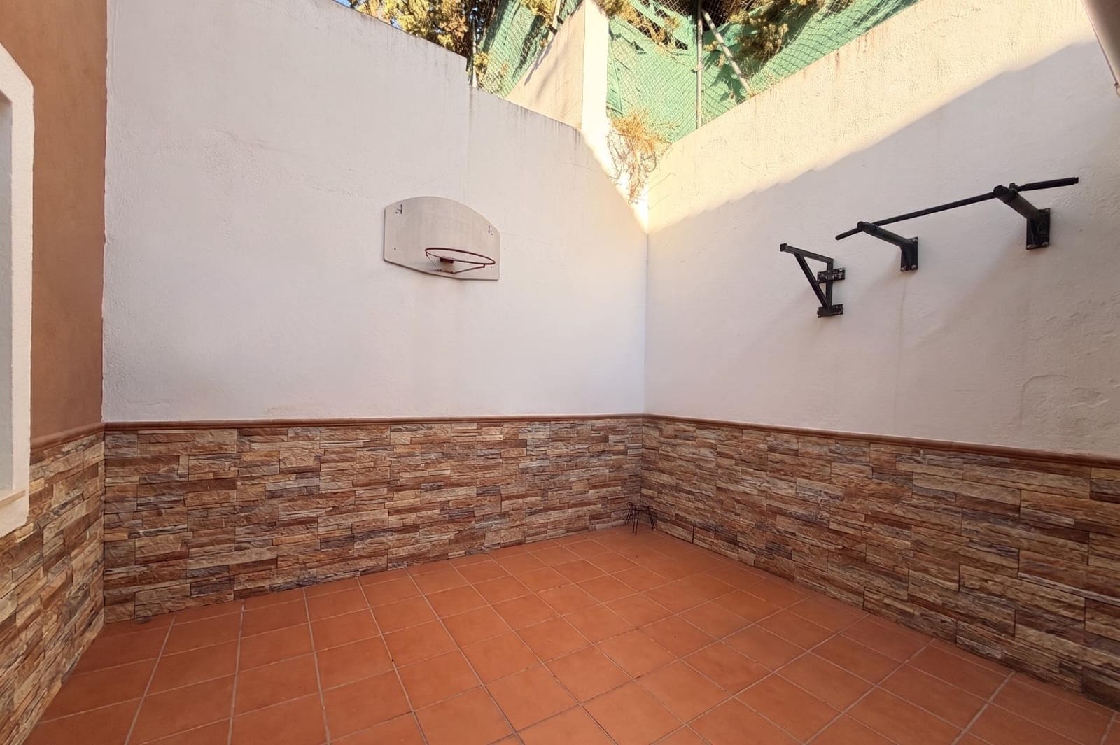 4 chambre Villa/Maison Mitoyenne à vendre à Coin avec garage - 425 000 € (Ref: 10041316)