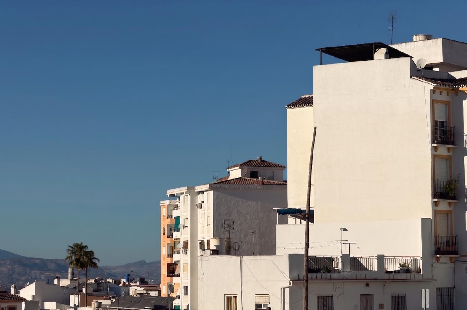 4 chambre Villa/Maison Mitoyenne à vendre à Coin avec garage - 425 000 € (Ref: 10041316)