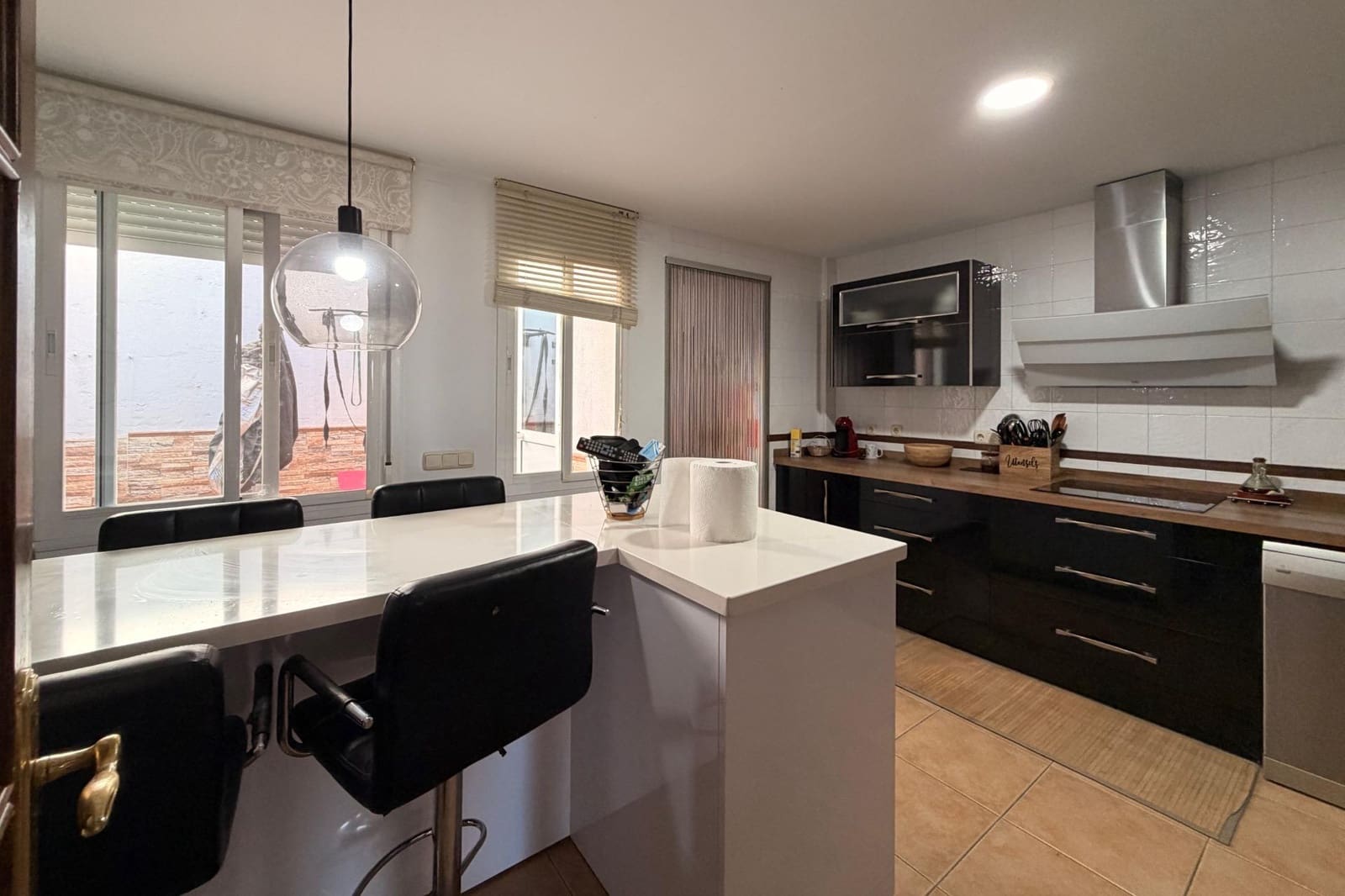 4 chambre Villa/Maison Mitoyenne à vendre à Coin avec garage - 425 000 € (Ref: 10041316)
