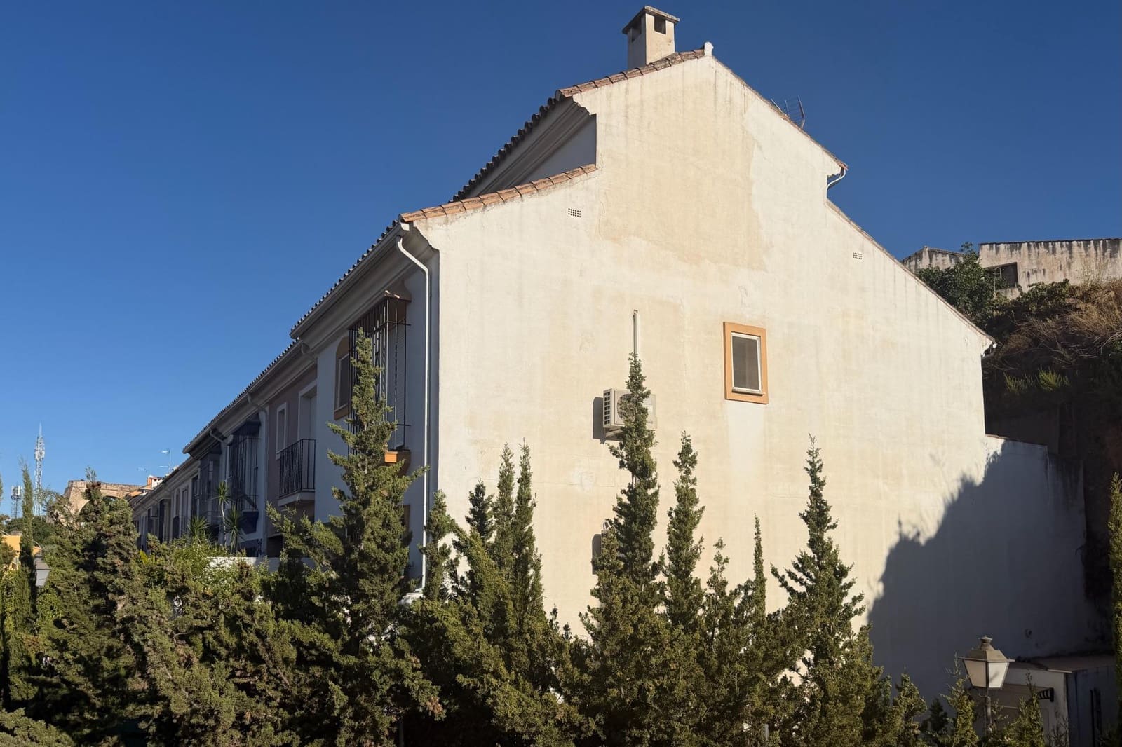 4 chambre Villa/Maison Mitoyenne à vendre à Coin avec garage - 425 000 € (Ref: 10041316)