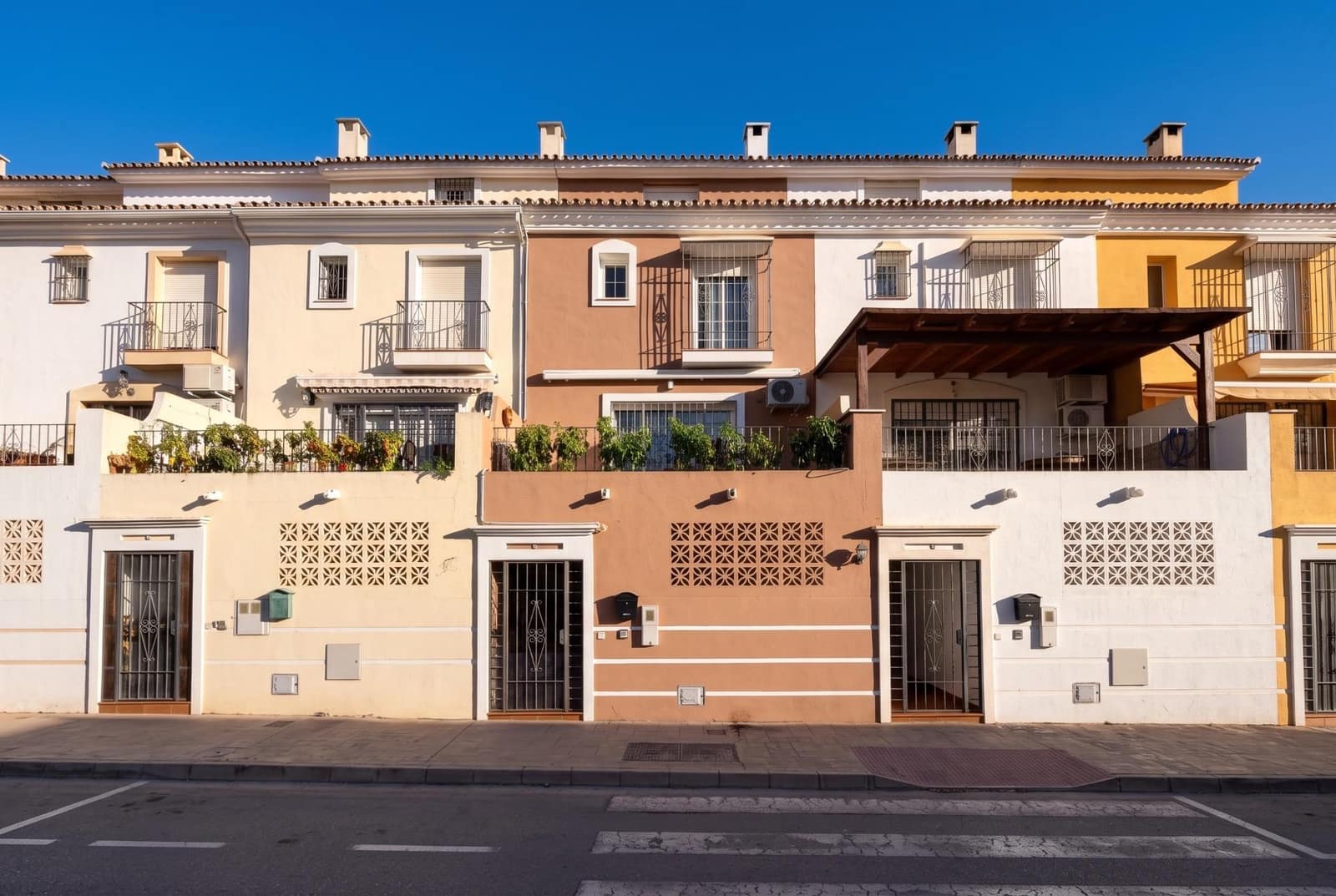 4 chambre Villa/Maison Mitoyenne à vendre à Coin avec garage - 425 000 € (Ref: 10041316)