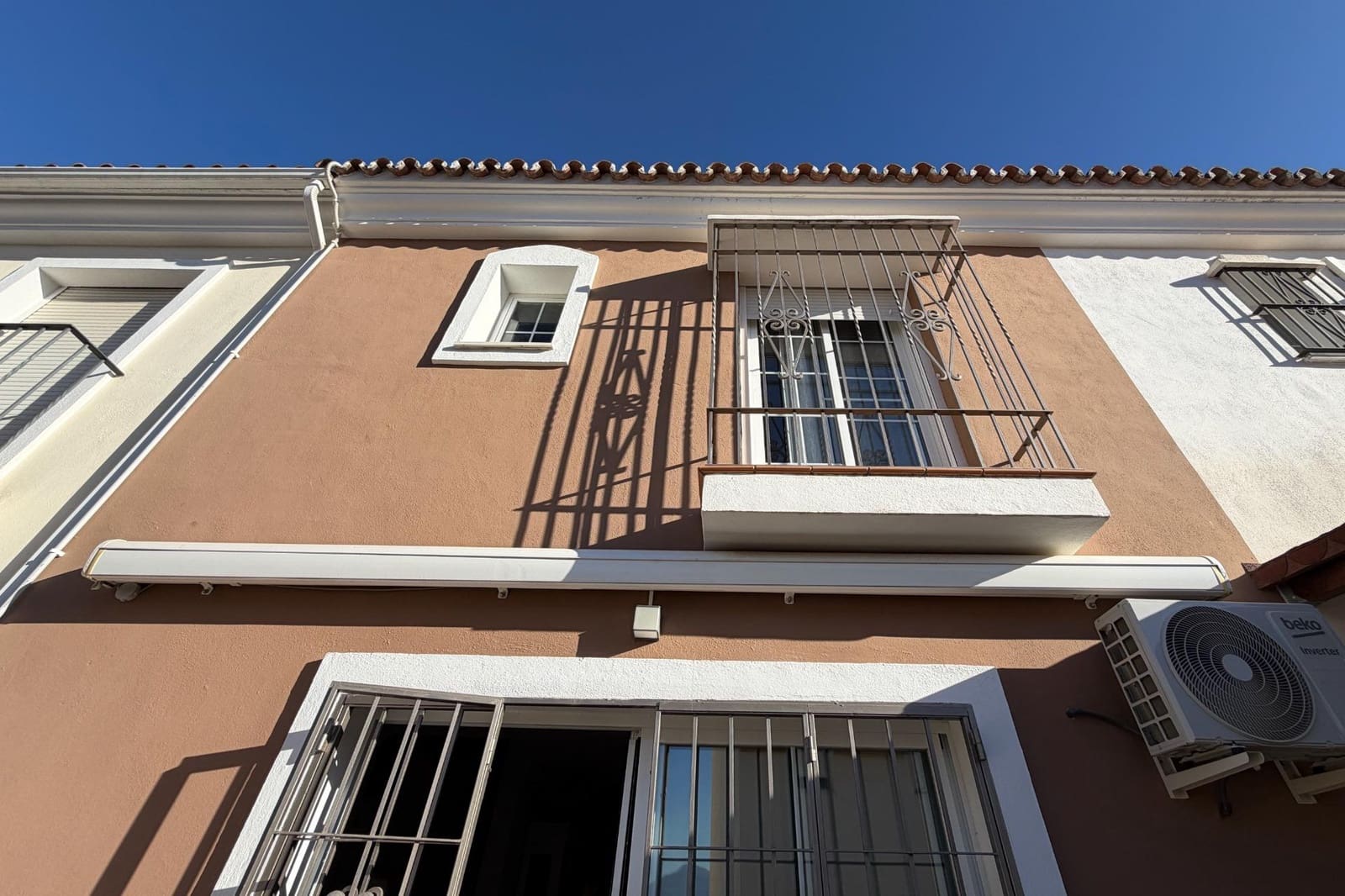 4 chambre Villa/Maison Mitoyenne à vendre à Coin avec garage - 425 000 € (Ref: 10041316)