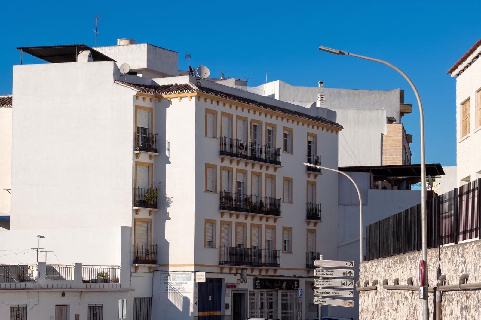 4 chambre Villa/Maison Mitoyenne à vendre à Coin avec garage - 425 000 € (Ref: 10041316)