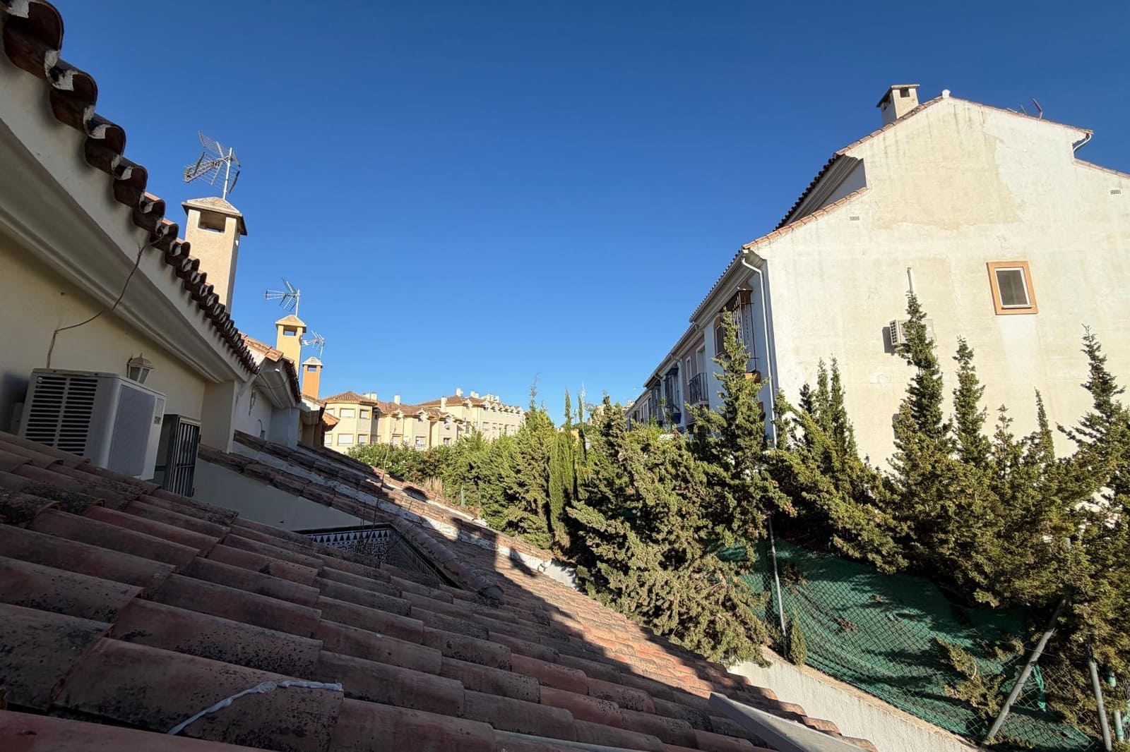 4 chambre Villa/Maison Mitoyenne à vendre à Coin avec garage - 425 000 € (Ref: 10041316)