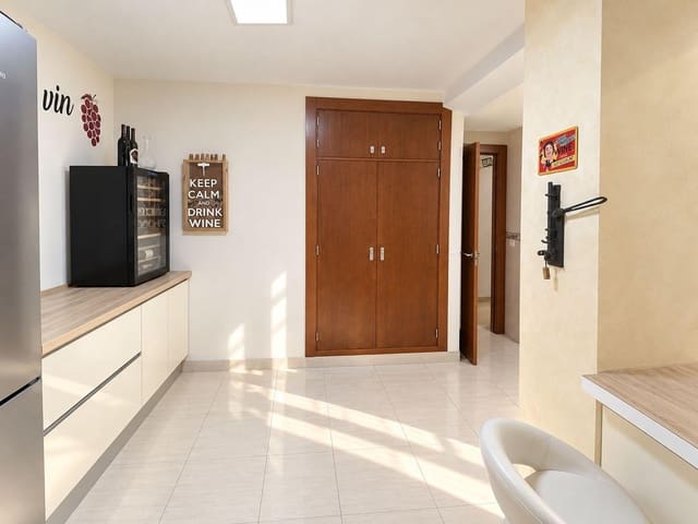 2 makuuhuone Asunto myytävänä paikassa Carretera de Cadiz, Málaga kaupunki - 339 000 € (Ref: 10055535)