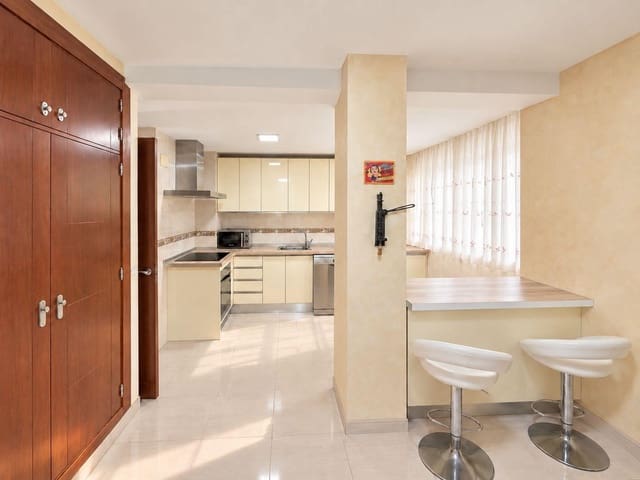 2 makuuhuone Asunto myytävänä paikassa Carretera de Cadiz, Málaga kaupunki - 339 000 € (Ref: 10055535)