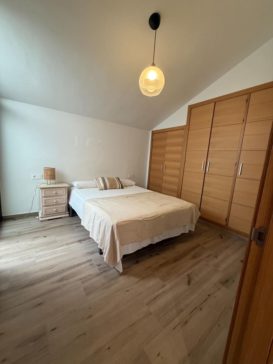 Apartamento de 2 habitaciones en Málaga ciudad en alquiler con garaje - 1.300 € (Ref: 10062201)