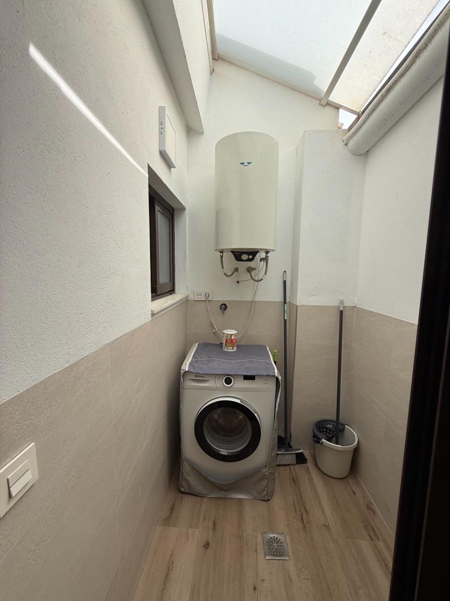 Apartamento de 2 habitaciones en Málaga ciudad en alquiler con garaje - 1.300 € (Ref: 10062201)