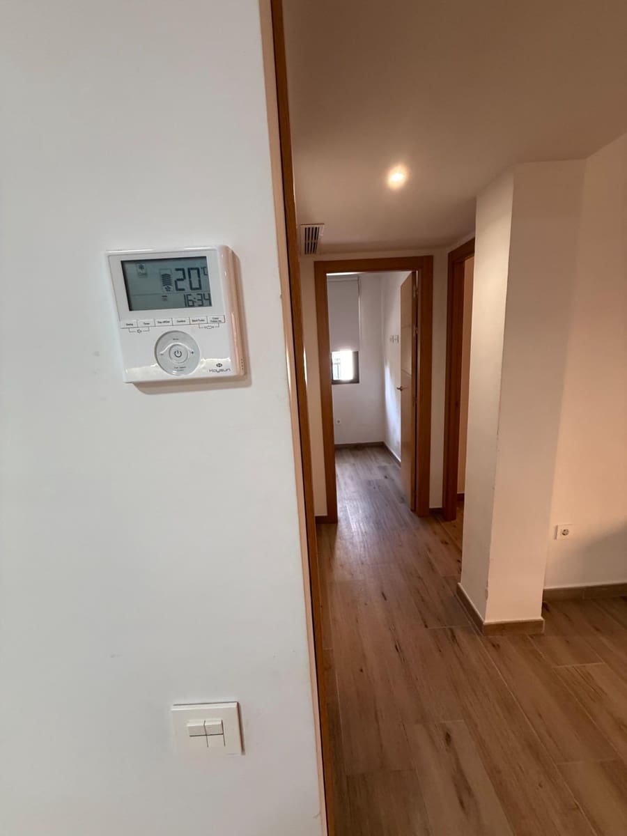 2 soveværelse Lejlighed til leje i Malaga by med garage - € 1.250 (Ref: 10062202)