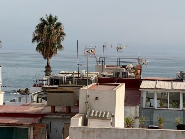 Appartement de 2 chambres à louer à Pedregalejo, Malaga ville avec garage - 1 250 € (Ref: 10062202)