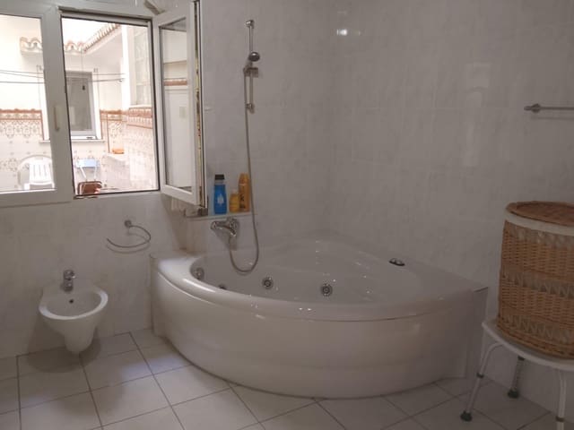 4 soverom Leilighet til salgs i Alhaurín de la Torre med garasje - € 695 000 (Ref: 10067876)