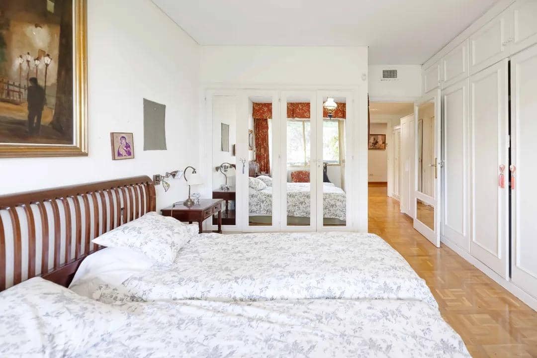 4 bedroom Flat for sale in Malaga city with pool - € 1,095,000 (Ref: 10086420)