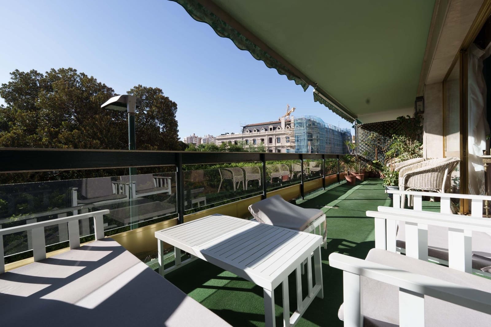 4 bedroom Flat for sale in Malaga city with pool - € 1,095,000 (Ref: 10086420)