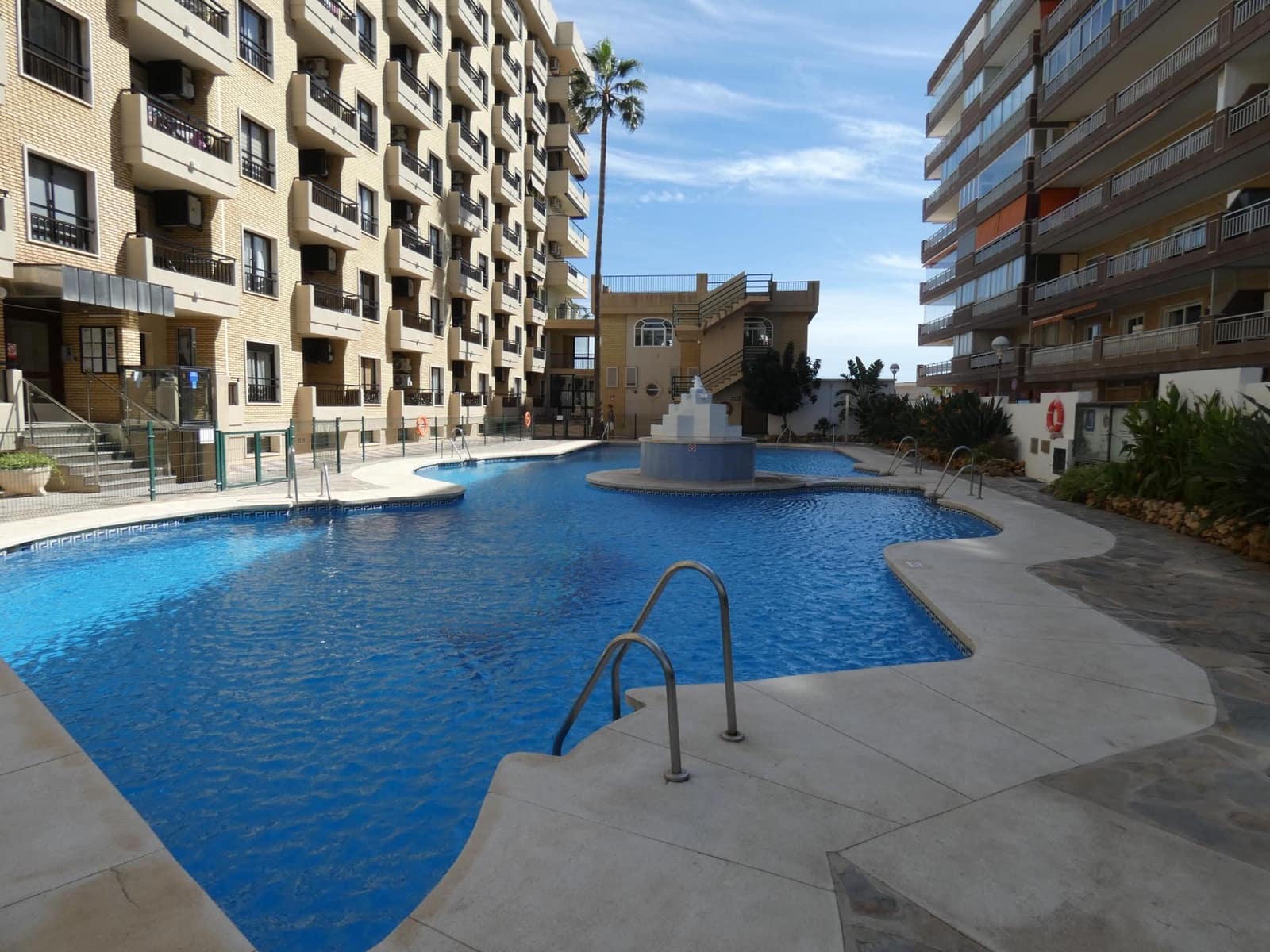 1 Zimmer Apartment zu verkaufen in Fuengirola mit Garage - 335.000 € (Ref: 10089636)
