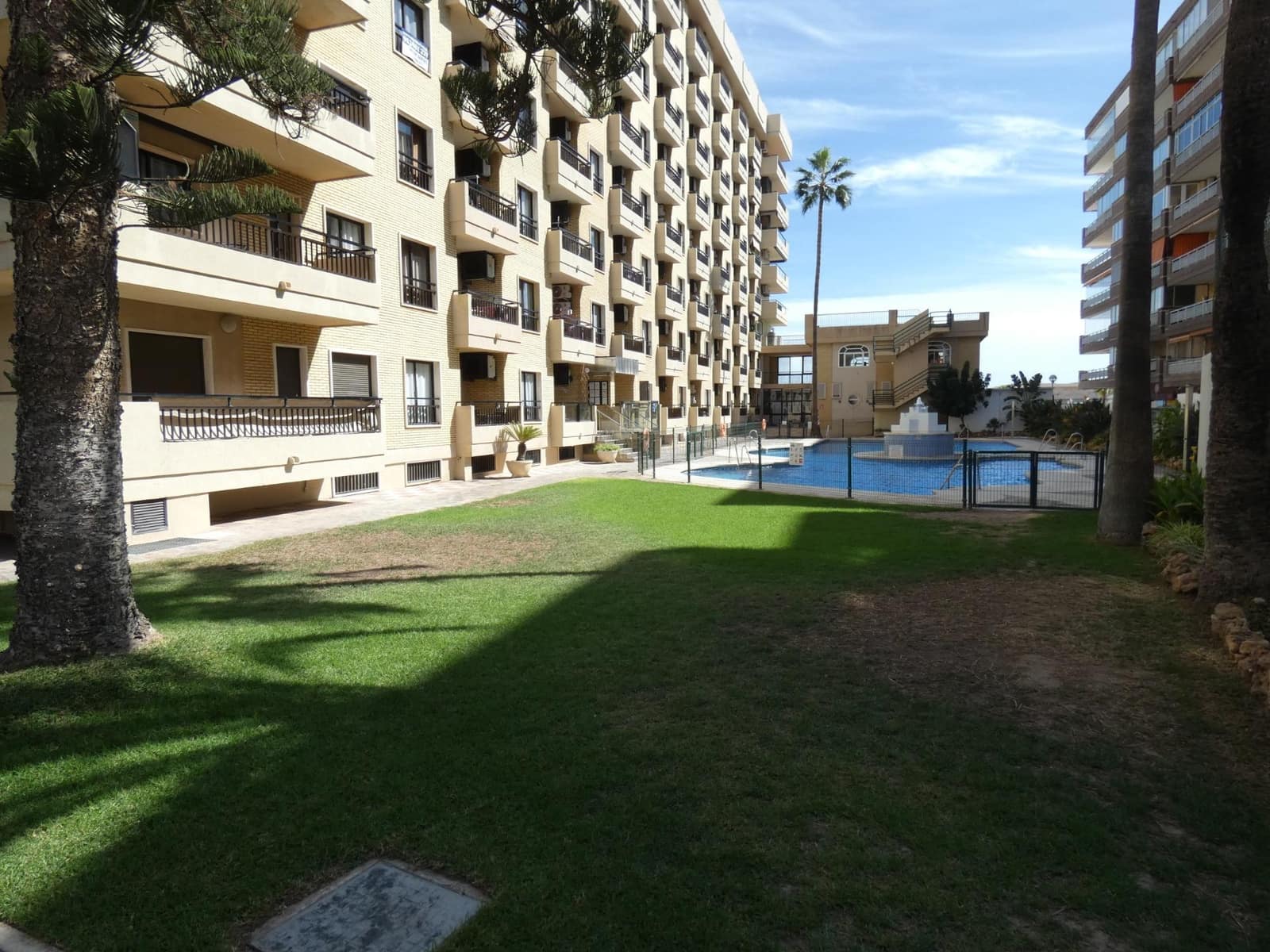 1 Zimmer Apartment zu verkaufen in Fuengirola mit Pool Garage - 335.000 € (Ref: 10089637)