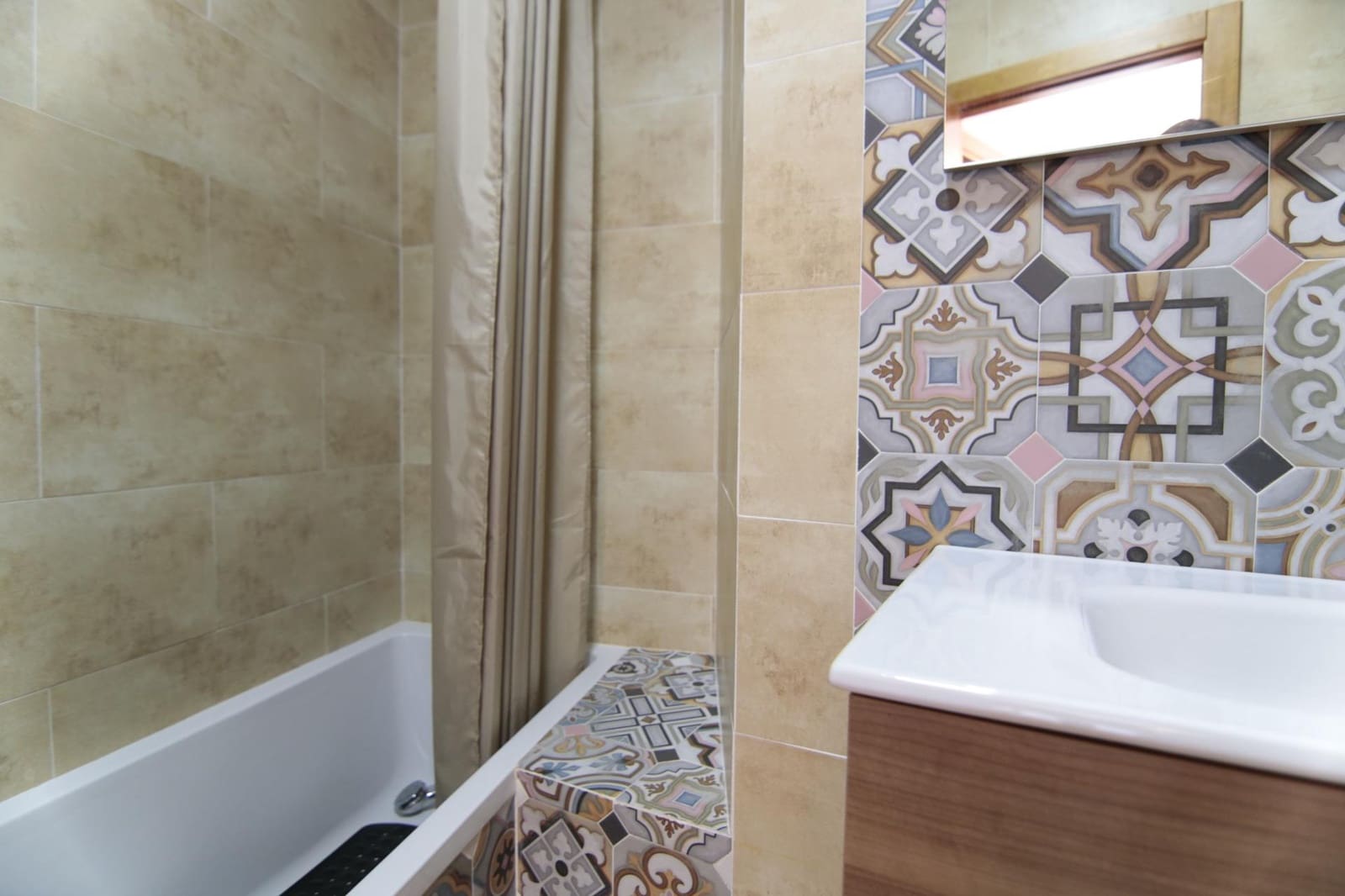 5 chambre Villa/Maison Mitoyenne à vendre à Guaro - 285 000 € (Ref: 10089638)