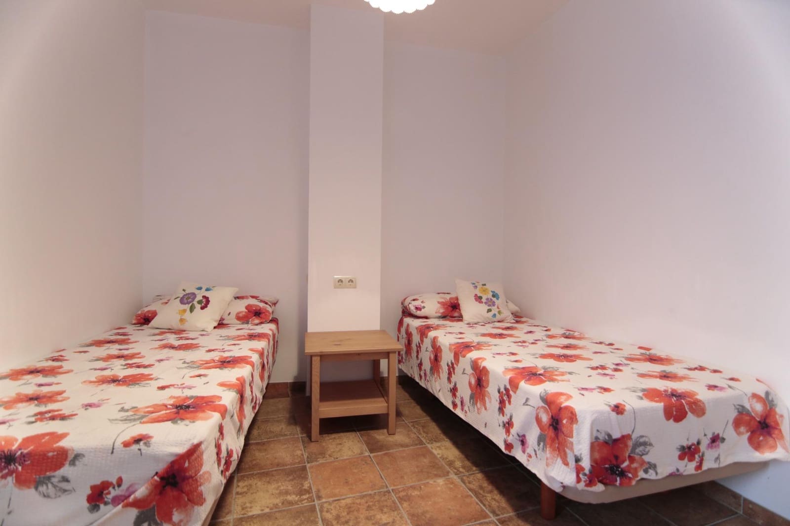 5 chambre Villa/Maison Mitoyenne à vendre à Guaro - 285 000 € (Ref: 10089638)