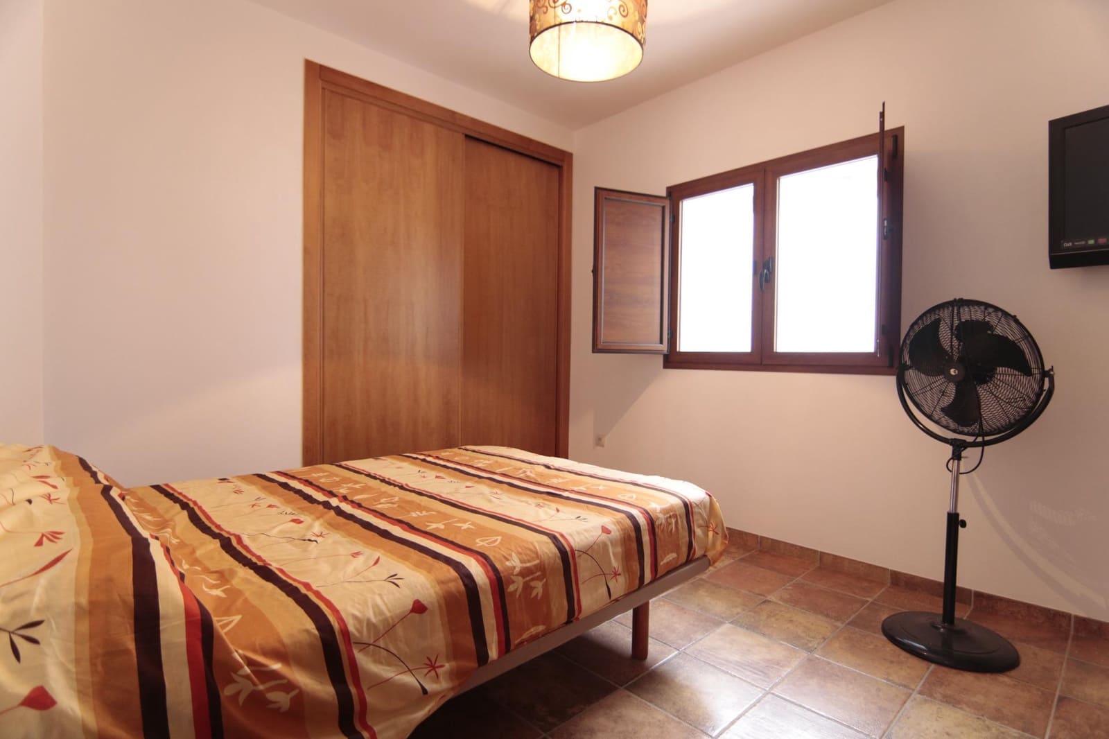 5 chambre Villa/Maison Mitoyenne à vendre à Guaro - 285 000 € (Ref: 10089638)