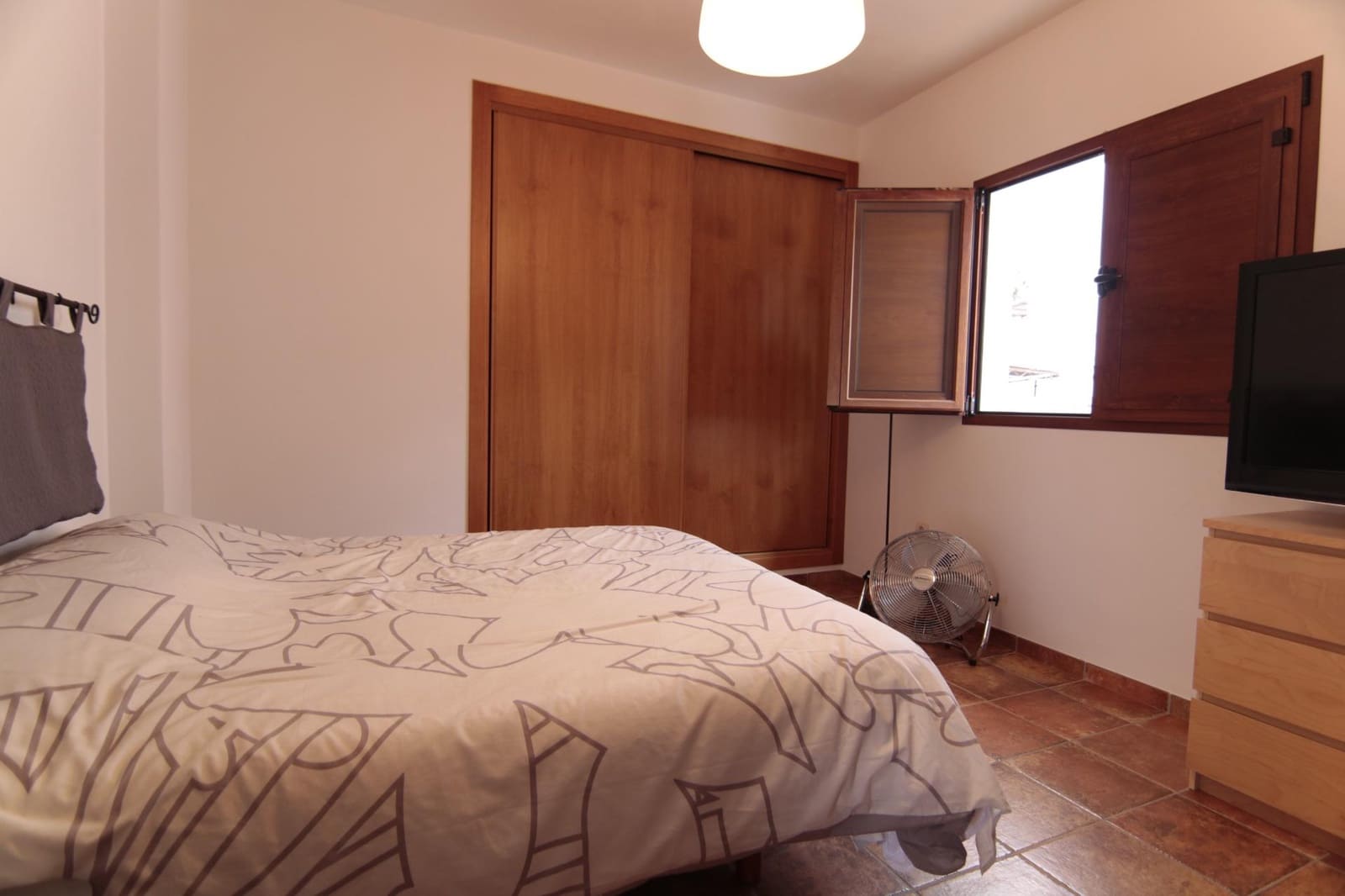 5 chambre Villa/Maison Mitoyenne à vendre à Guaro - 285 000 € (Ref: 10089638)