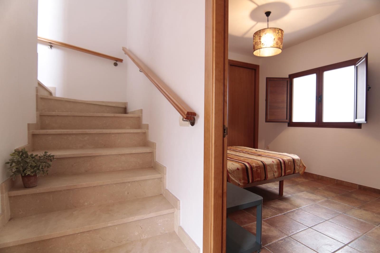 5 chambre Villa/Maison Mitoyenne à vendre à Guaro - 285 000 € (Ref: 10089638)