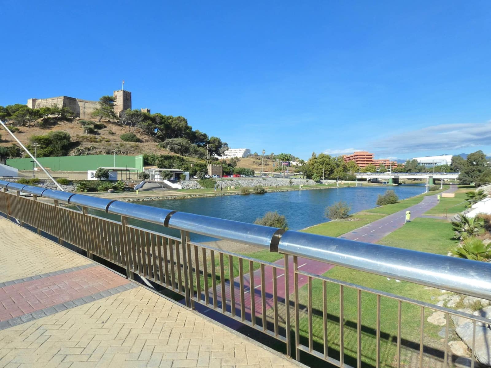 4 soveværelse Penthouse til salg i Fuengirola med swimmingpool garage - € 1.275.000 (Ref: 10089639)