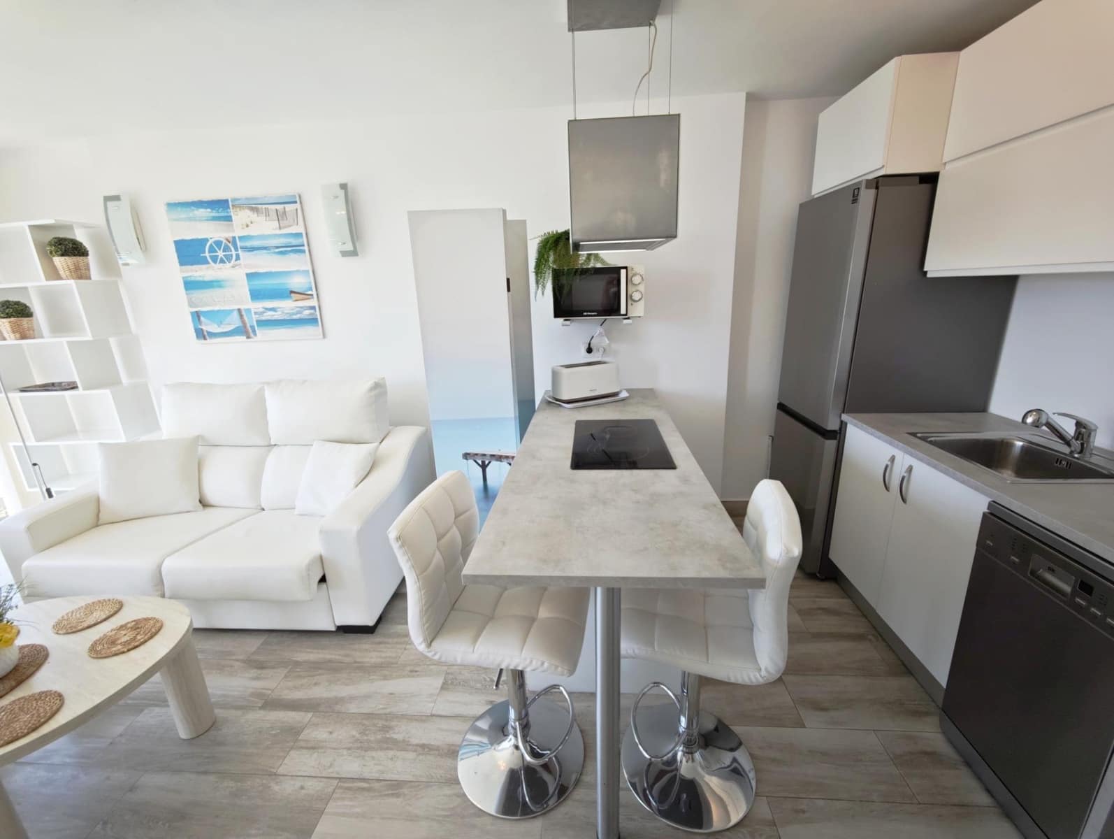 2 bedroom Apartment for sale in Benalmadena with pool - € 300,000 (Ref: 10089642)