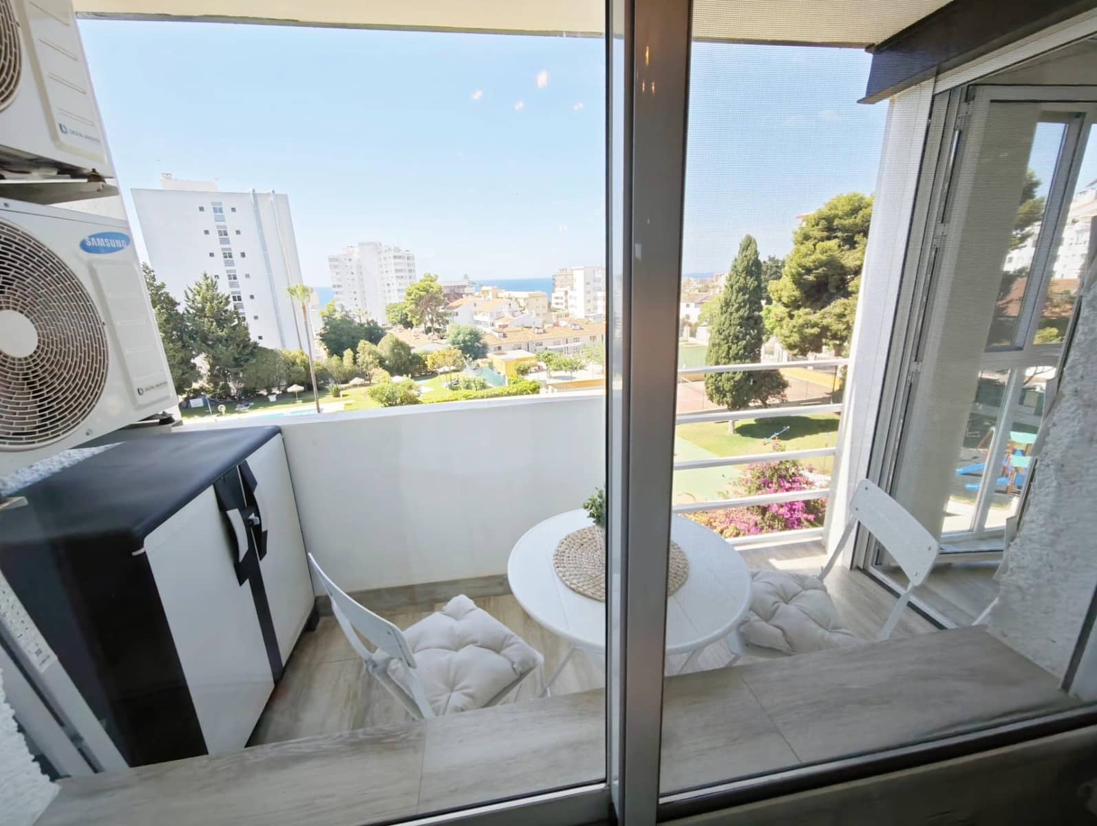 2 bedroom Apartment for sale in Benalmadena with pool - € 300,000 (Ref: 10089642)