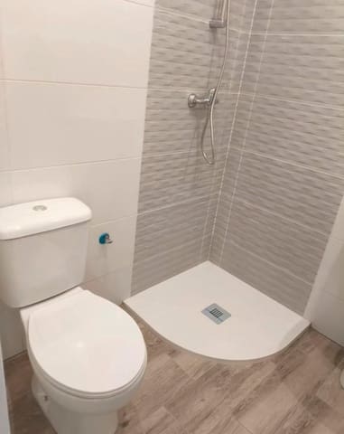 1 quarto Comercial para venda em Torremolinos - 147 000 € (Ref: 10089645)