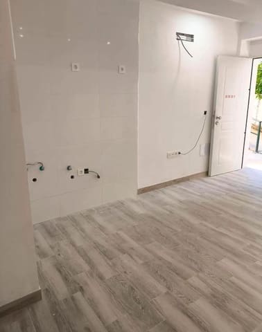 1 quarto Comercial para venda em Torremolinos - 147 000 € (Ref: 10089645)