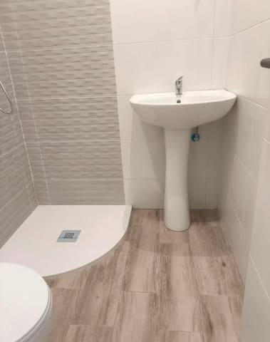 1 quarto Comercial para venda em Torremolinos - 147 000 € (Ref: 10089645)