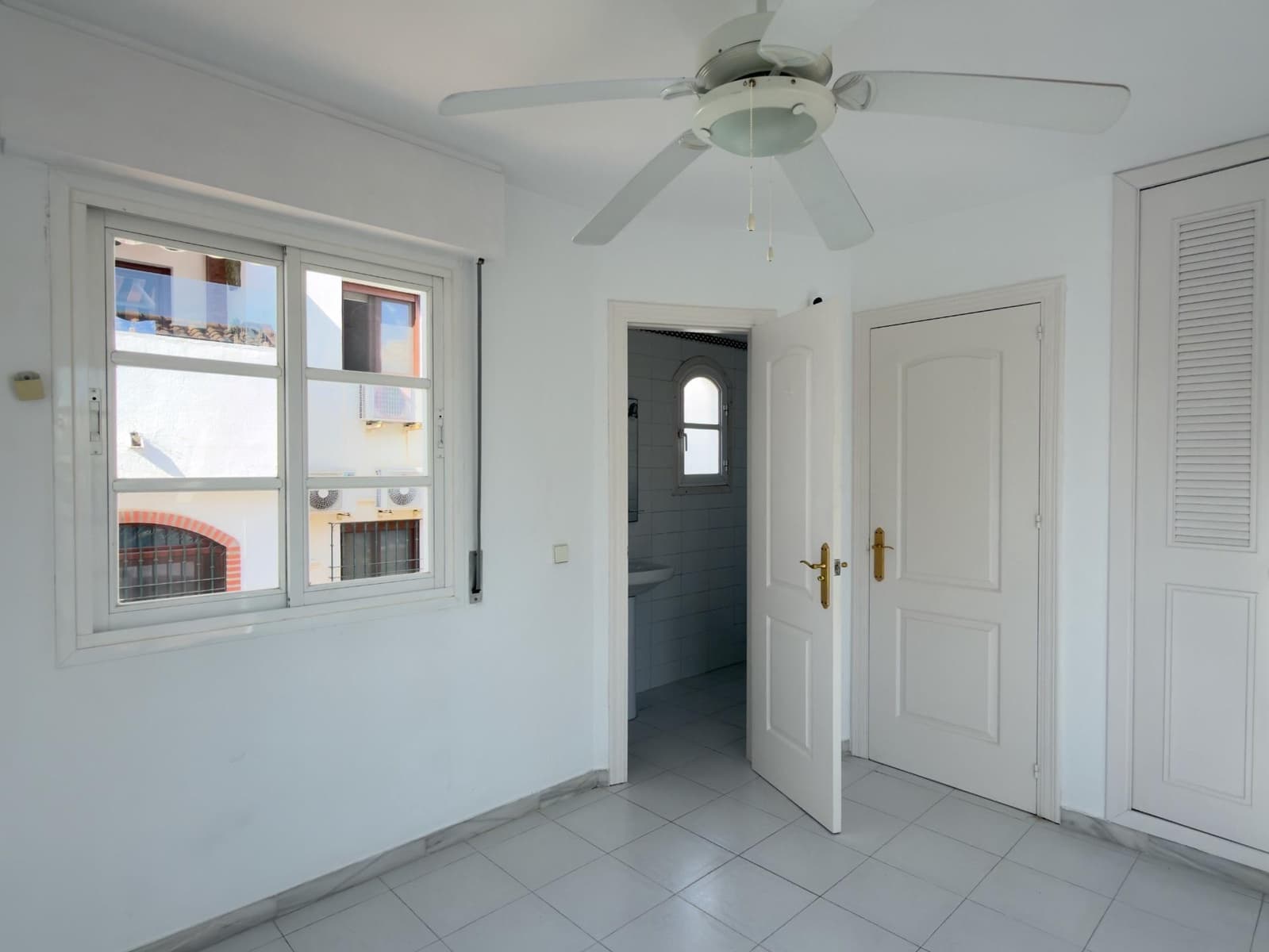 Adosado de 3 habitaciones en Torrequebrada en venta con piscina - 380.000 € (Ref: 10098354)