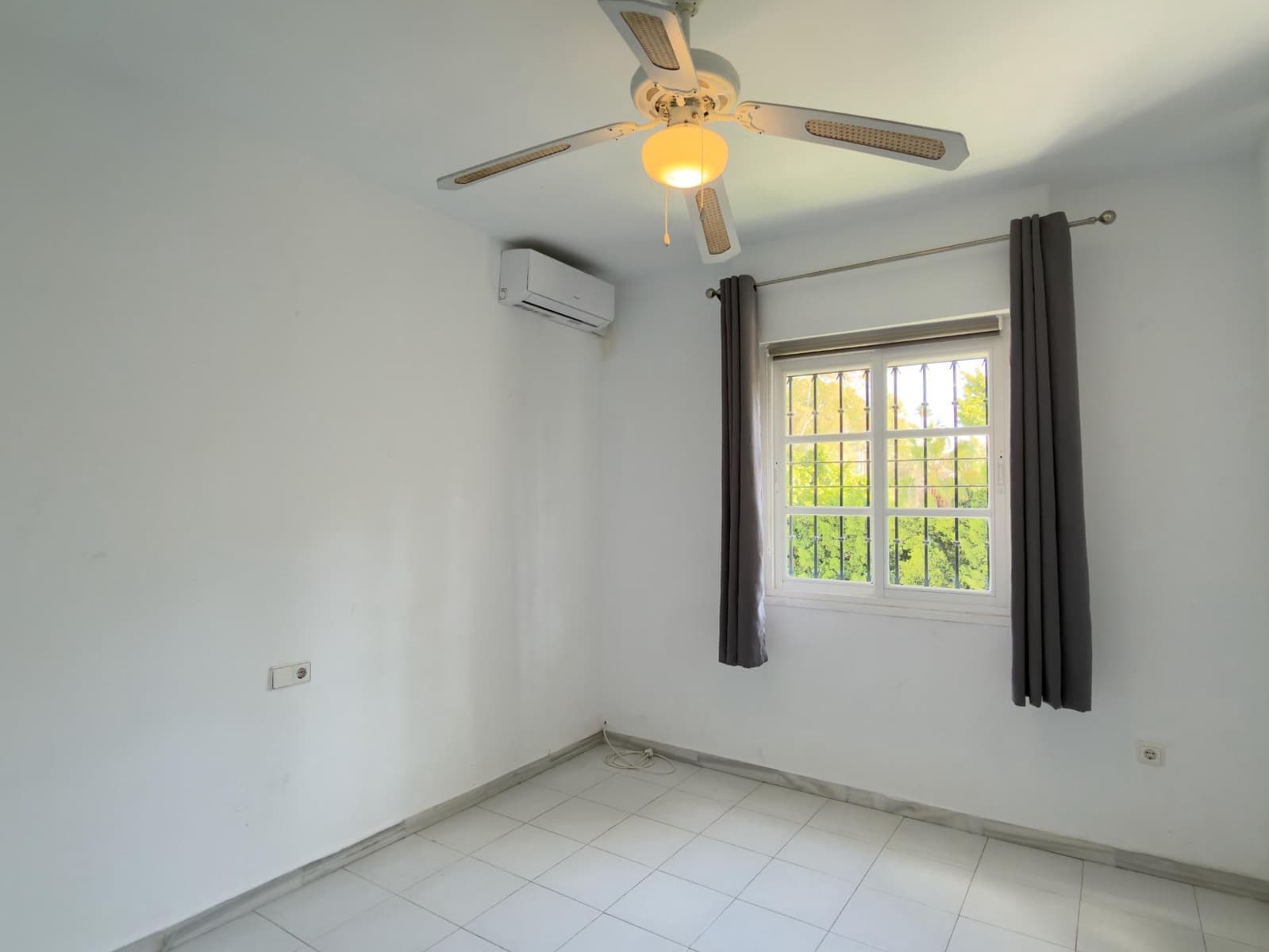 Adosado de 3 habitaciones en Torrequebrada en venta con piscina - 380.000 € (Ref: 10098354)