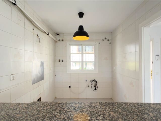 Adosado de 3 habitaciones en Zona Centro Comercial Torrequebrada, Benalmádena en venta con piscina - 380.000 € (Ref: 10098354)