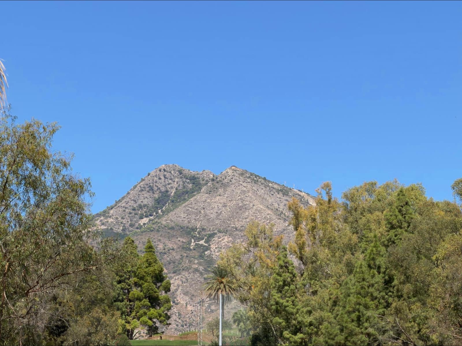 Adosado de 3 habitaciones en Torrequebrada en venta con piscina - 380.000 € (Ref: 10098354)