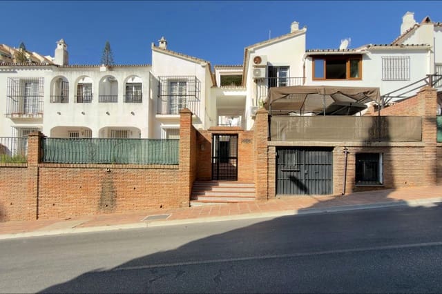 3 camera da letto Villetta a Schiera in vendita in Zona Centro Comercial Torrequebrada, Benalmádena con piscina - 369.900 € (Rif: 10098354)