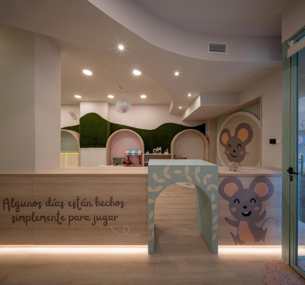 Entreprise à louer à Malaga ville - 1 500 € (Ref: 10130122)