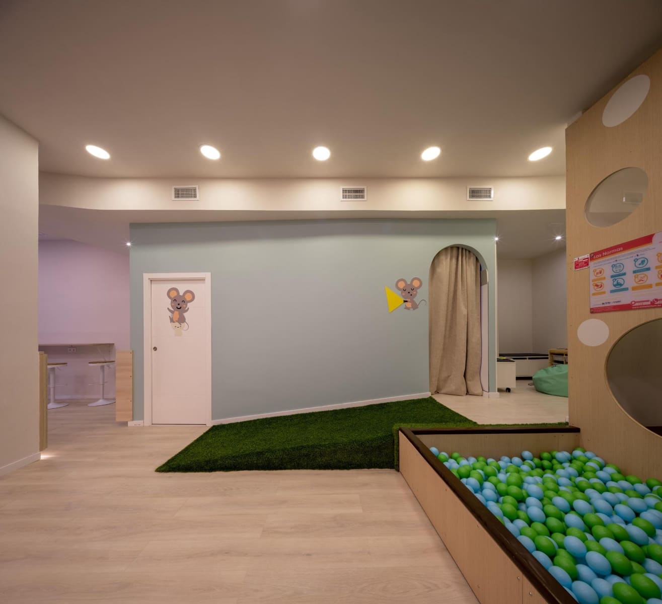 Entreprise à louer à Malaga ville - 1 500 € (Ref: 10130122)