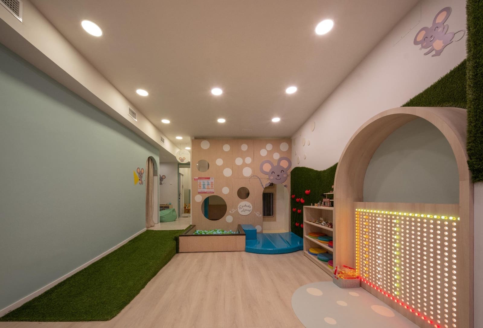 Entreprise à louer à Malaga ville - 1 500 € (Ref: 10130122)