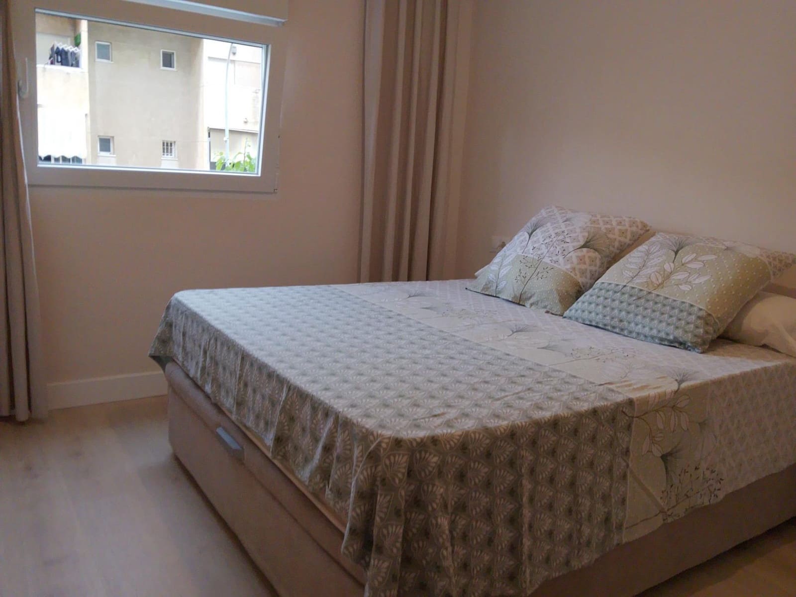 3 slaapkamer Appartement te huur in Malaga stad - € 1.499 (Ref: 10139928)