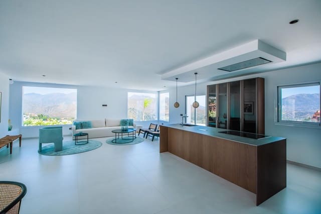 4 sovrum Villa till salu i Marbella med pool garage - 1 980 000 € (Ref: 10139929)