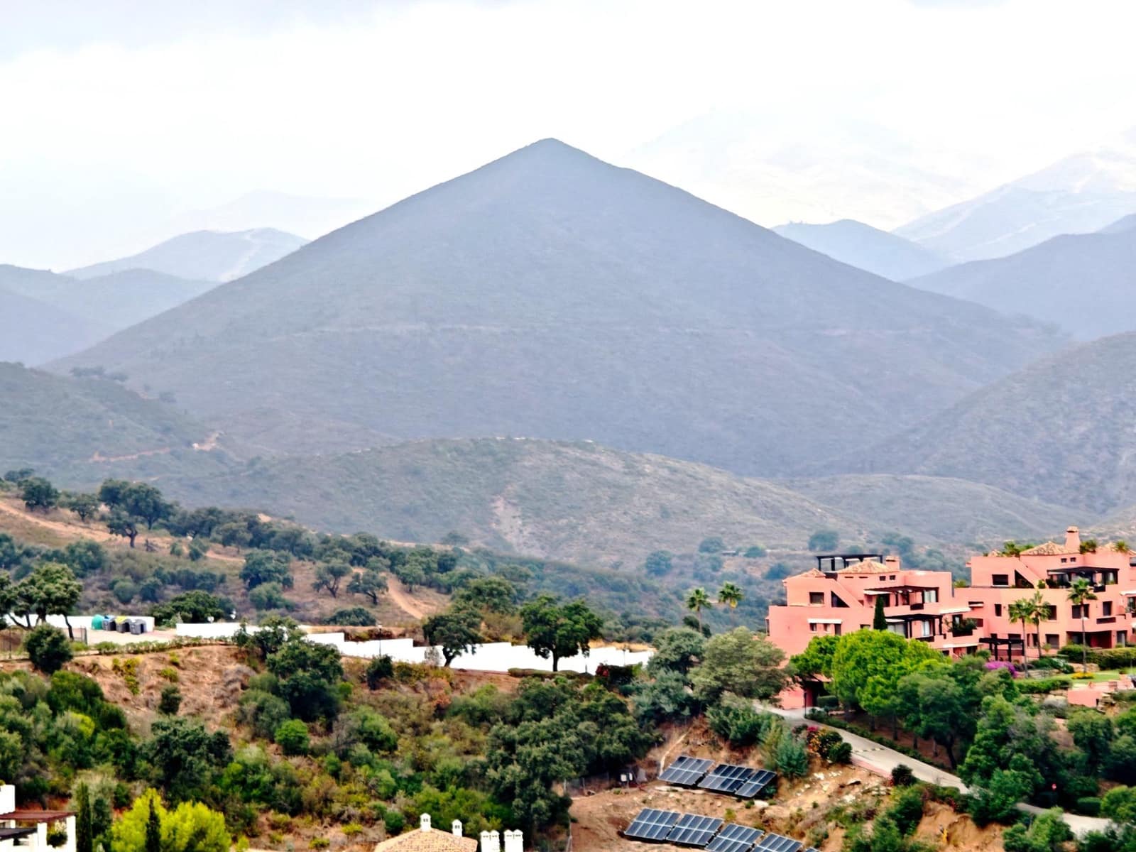 4 sovrum Villa till salu i Marbella med pool garage - 1 980 000 € (Ref: 10139929)