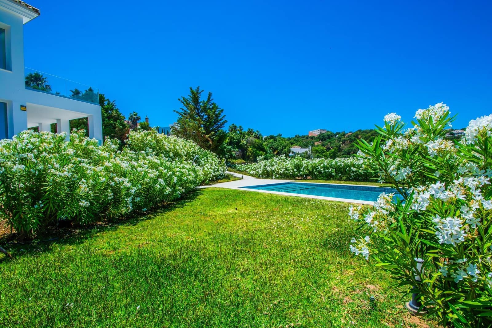4 sovrum Villa till salu i Marbella med pool garage - 1 980 000 € (Ref: 10139929)